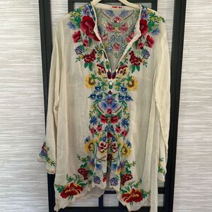 Johnny Was cream embroidered blouse BoHo chic Size s